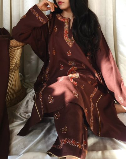 Pheran Set in Handwork Sozni (Handwork Heirlooms)